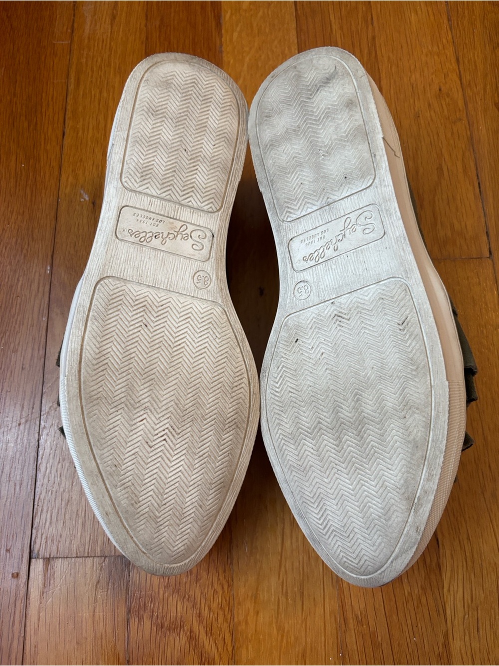 Seychelles Women’s Olive Green Ruffle Slip-On Sneakers, Size 8.5 - Picture 5 of 5